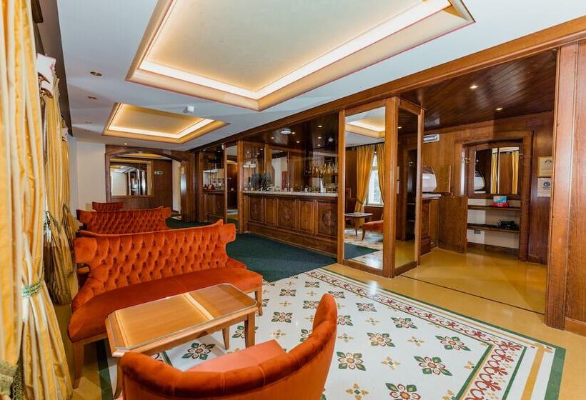 ホテル Serena Cortina