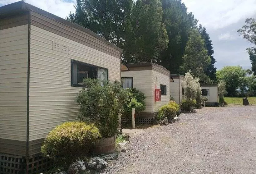 Отель Glamping At Zeehan Bush Camp