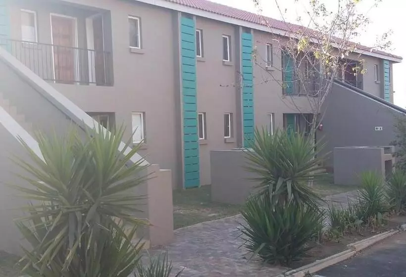 Majatalo Airport Lodge Guest House
