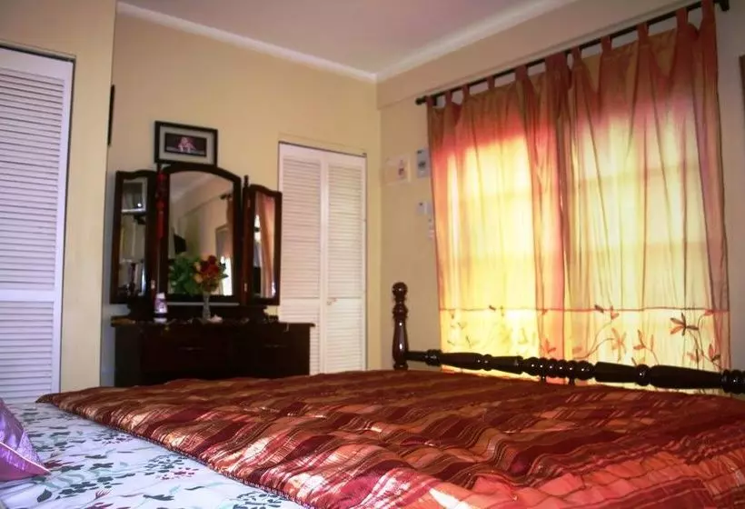 پانسیون Fairview Guest House