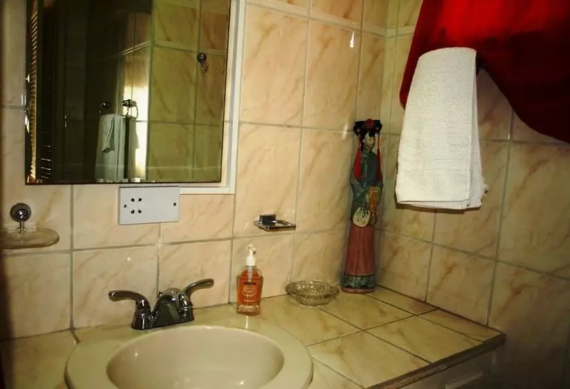 پانسیون Fairview Guest House