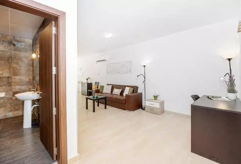Summer Breeze Comfort Sunny Apartments Close To The Sandy Beaches   By Getawaysmalta
