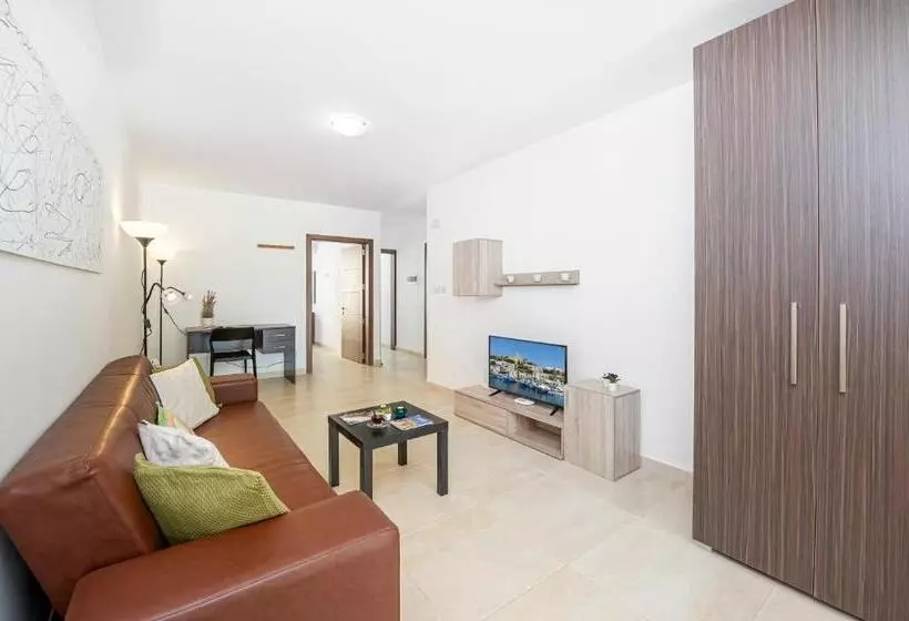 Summer Breeze Comfort Sunny Apartments Close To The Sandy Beaches   By Getawaysmalta