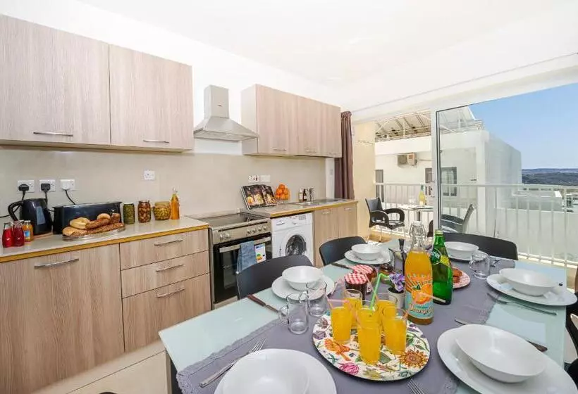 Summer Breeze Comfort Sunny Apartments Close To The Sandy Beaches   By Getawaysmalta