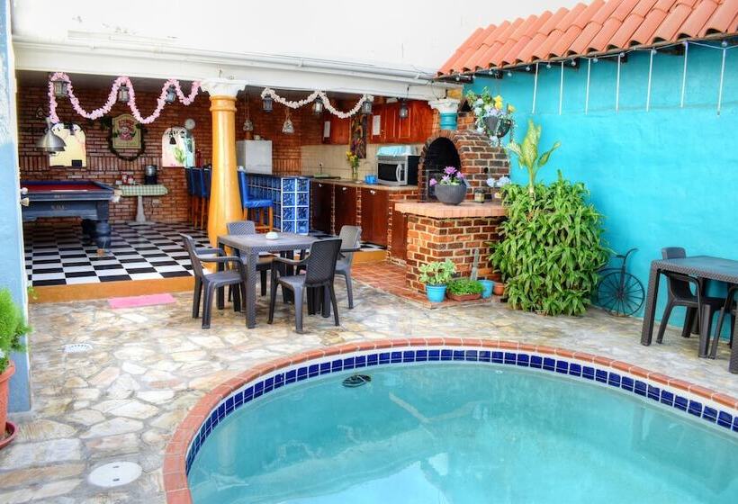 تختخواب و صبحانه Posada Sandra Tours