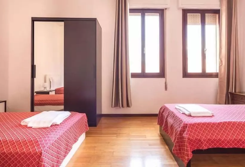 Bed and Breakfast Venice Bangla Guest House