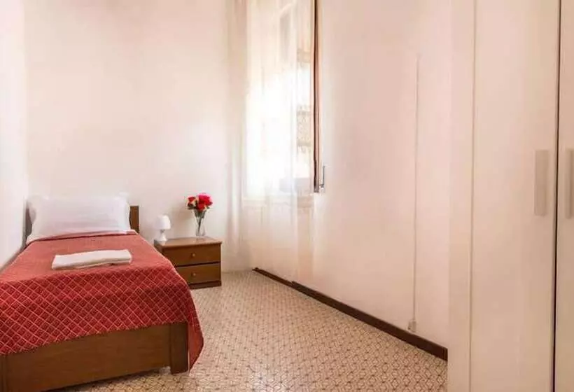 Bed and Breakfast Venice Bangla Guest House