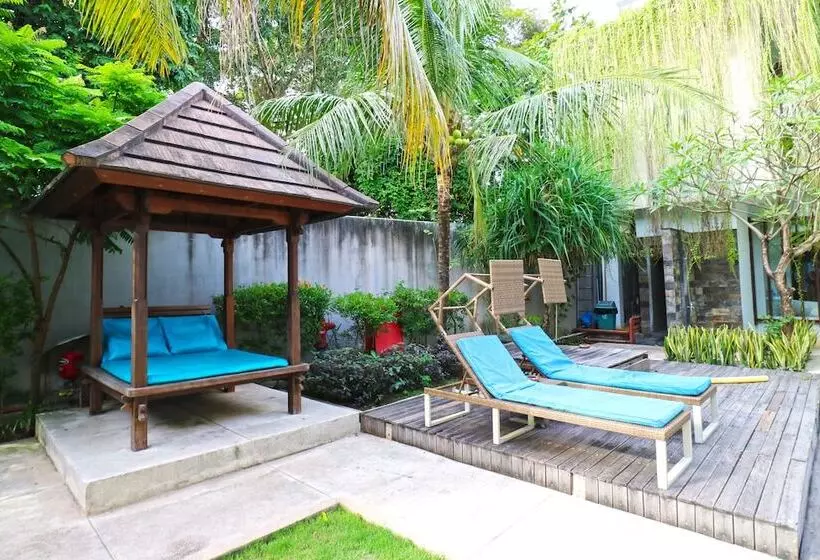 هتل Aquarius Star