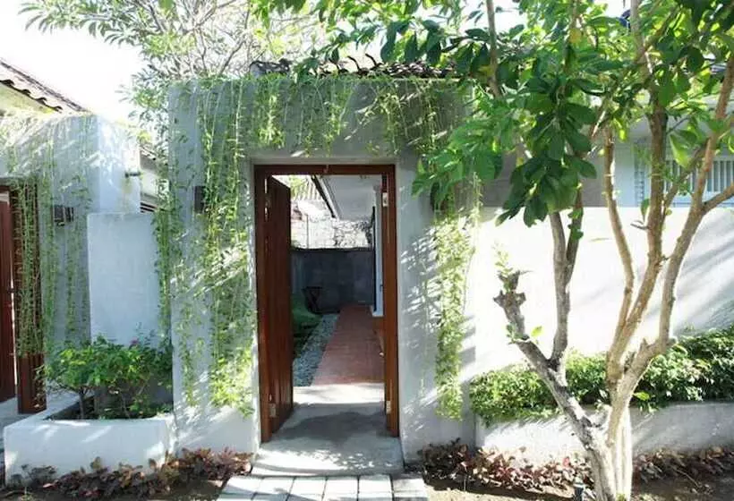 هتل Aquarius Star