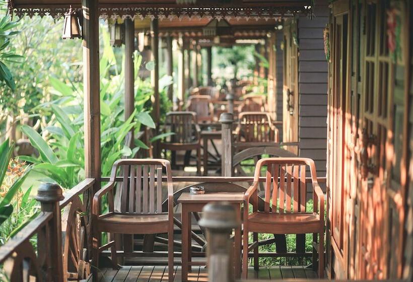 호텔 Baan Baitan Resort