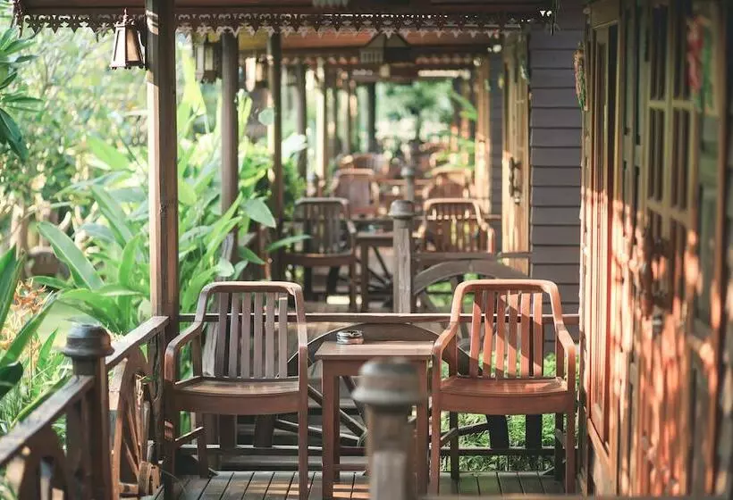 호텔 Baan Baitan Resort