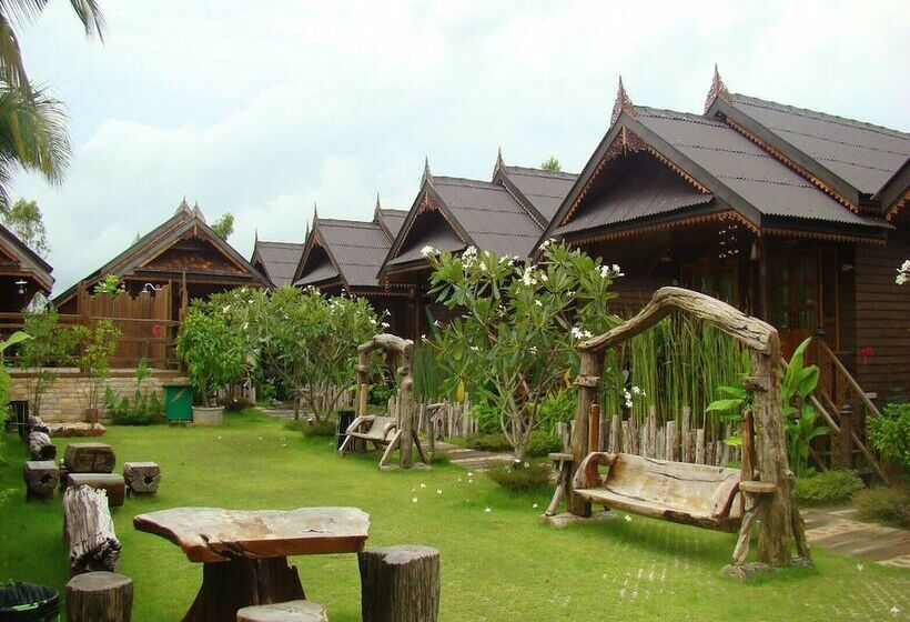 호텔 Baan Baitan Resort