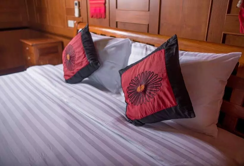 호텔 Baan Baitan Resort