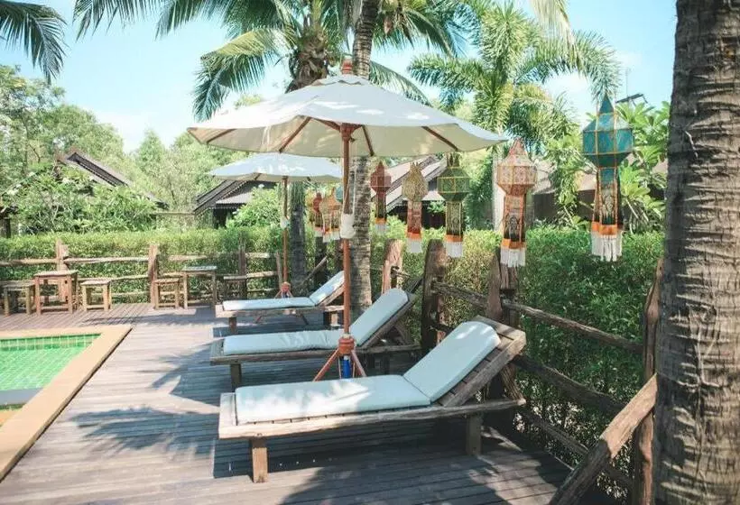 호텔 Baan Baitan Resort