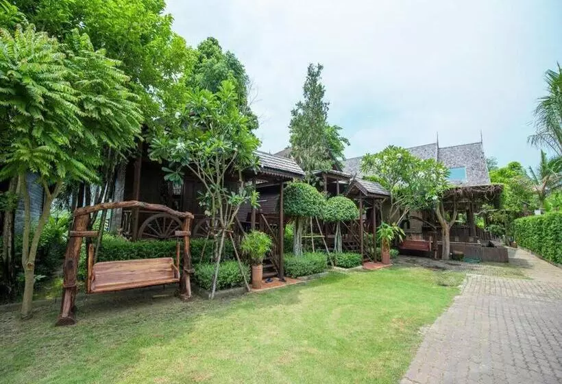 호텔 Baan Baitan Resort