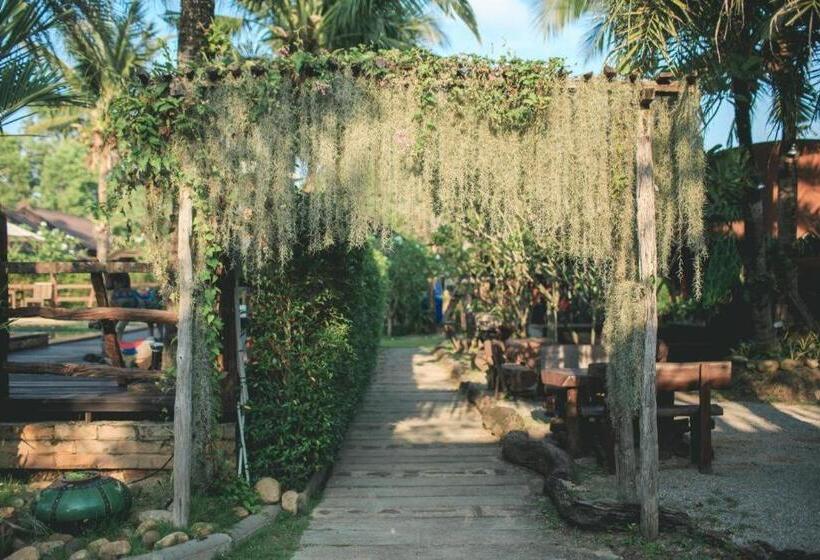 호텔 Baan Baitan Resort