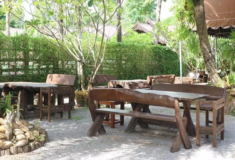 호텔 Baan Baitan Resort