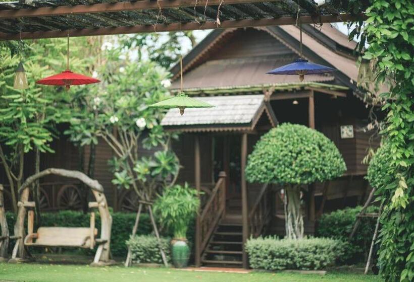 호텔 Baan Baitan Resort