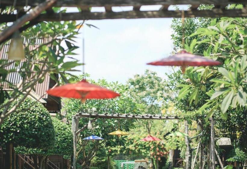 호텔 Baan Baitan Resort