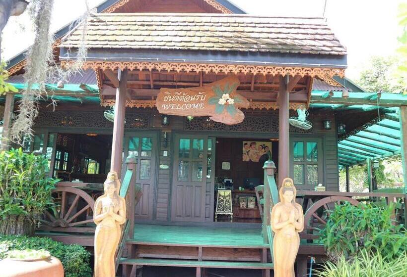 호텔 Baan Baitan Resort