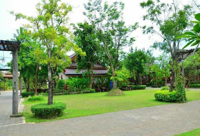 호텔 Baan Baitan Resort