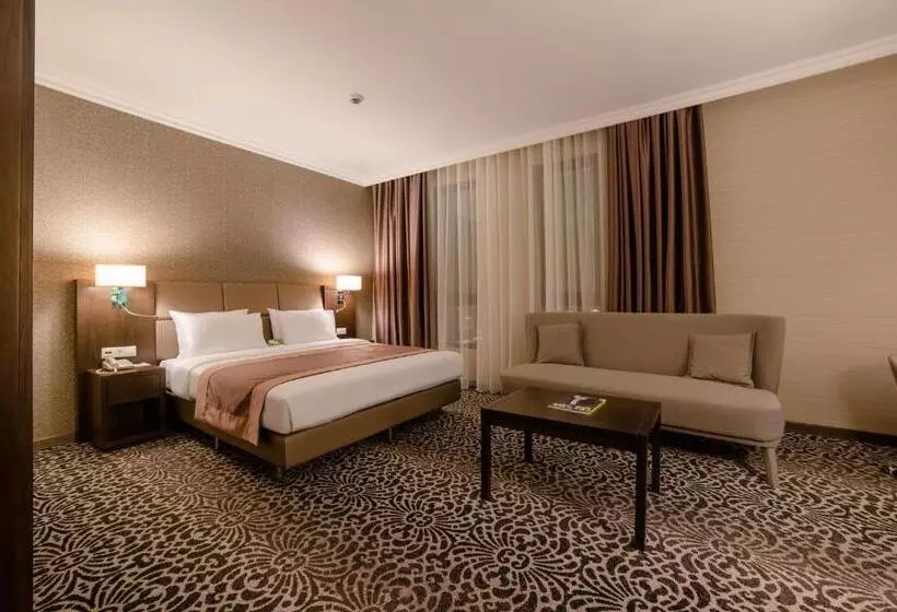 هتل Holiday Inn Aktau, An Ihg