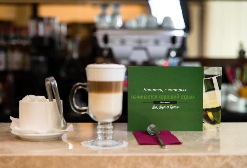 هتل Holiday Inn Aktau, An Ihg