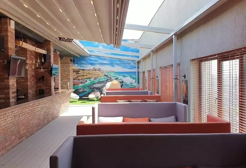 هتل Holiday Inn Aktau, An Ihg