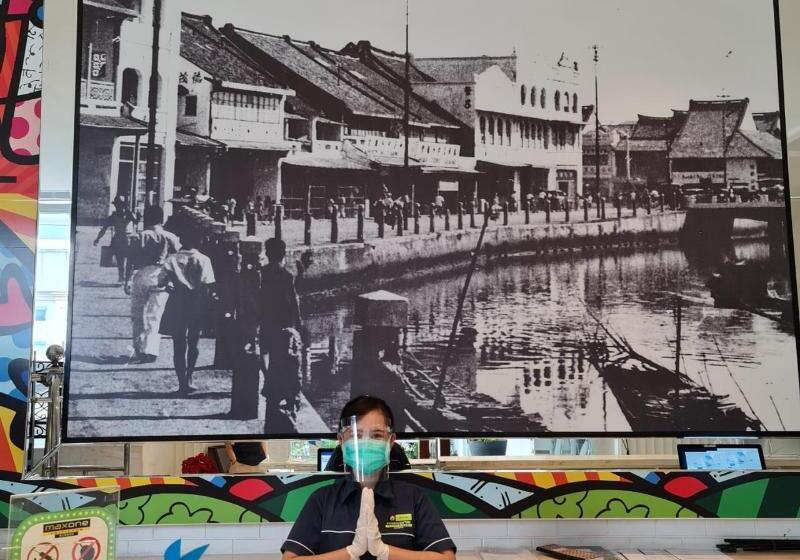 Отель Maxone Signature Glodok Jakarta