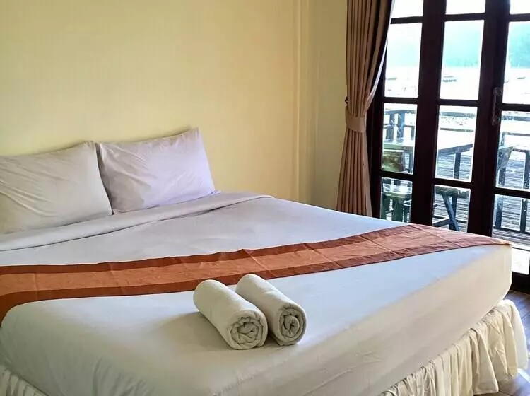 فندق Phi Phi Green House & Sunsky Hostel