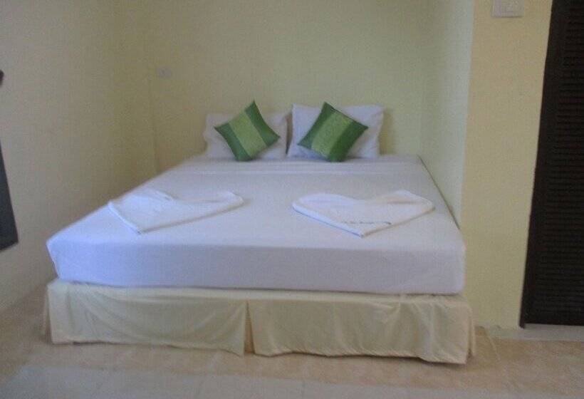 בית מלון כפרי Phi Phi Green House & Sunsky Hostel