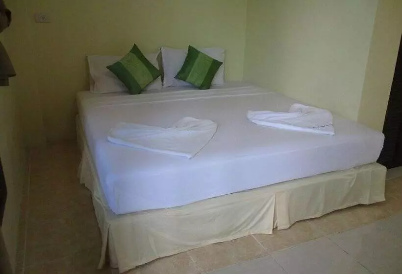 فندق Phi Phi Green House & Sunsky Hostel