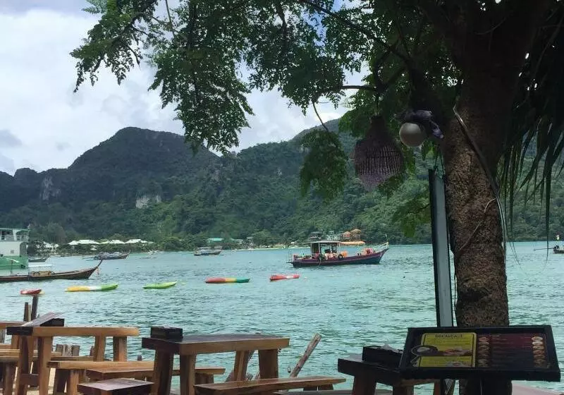 فندق Phi Phi Green House & Sunsky Hostel