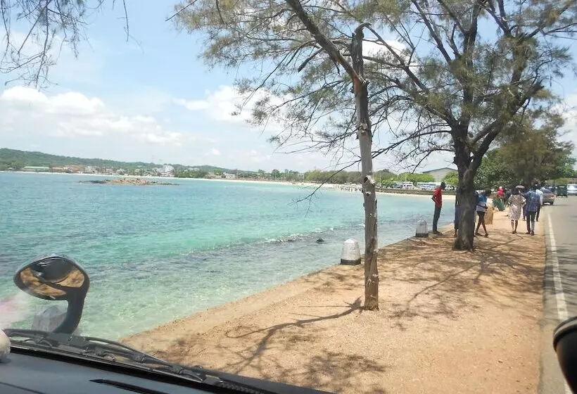 בית מלון כפרי Shanith Guesthouse Negombo