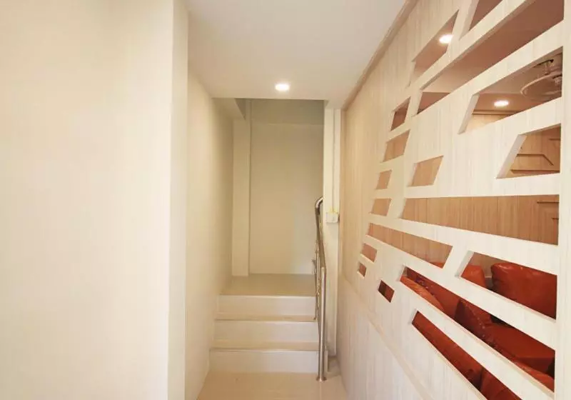 ペンション Happy Hostel