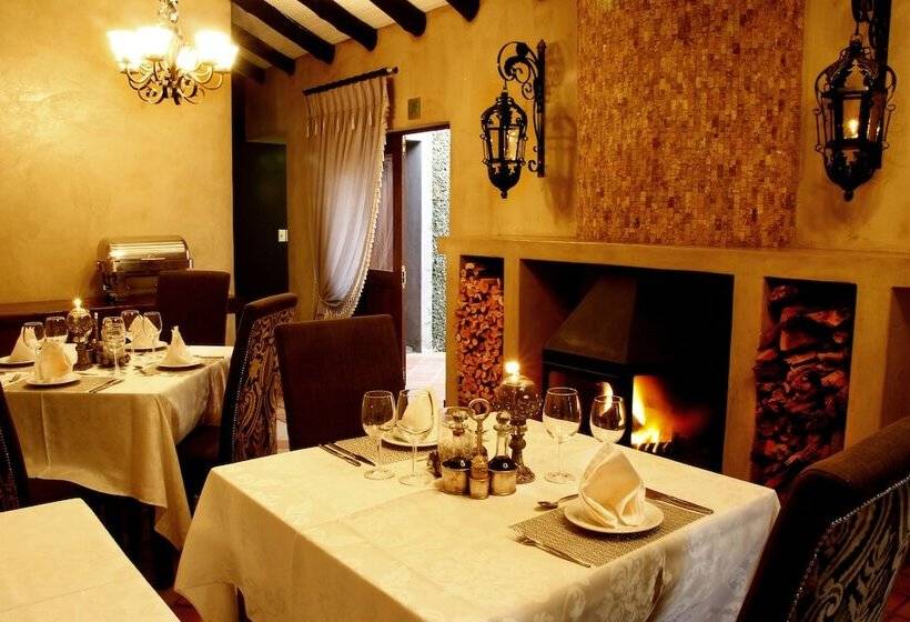 بنسيون Opikopi Guest House