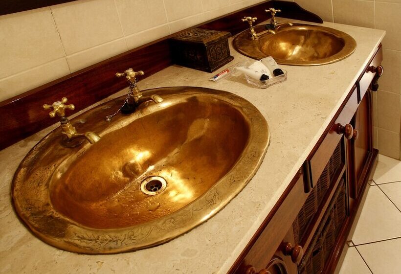 بنسيون Opikopi Guest House