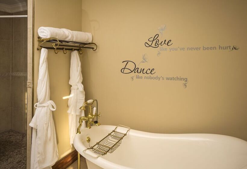 بنسيون Opikopi Guest House