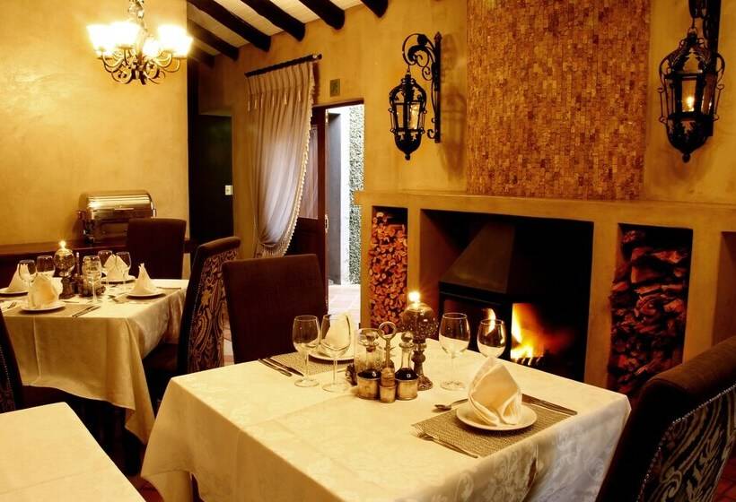 بنسيون Opikopi Guest House