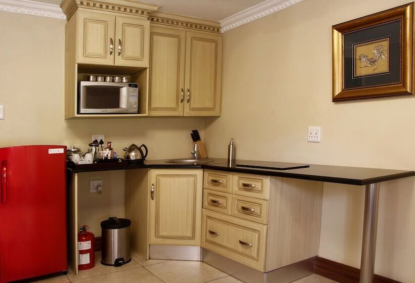 بنسيون Opikopi Guest House