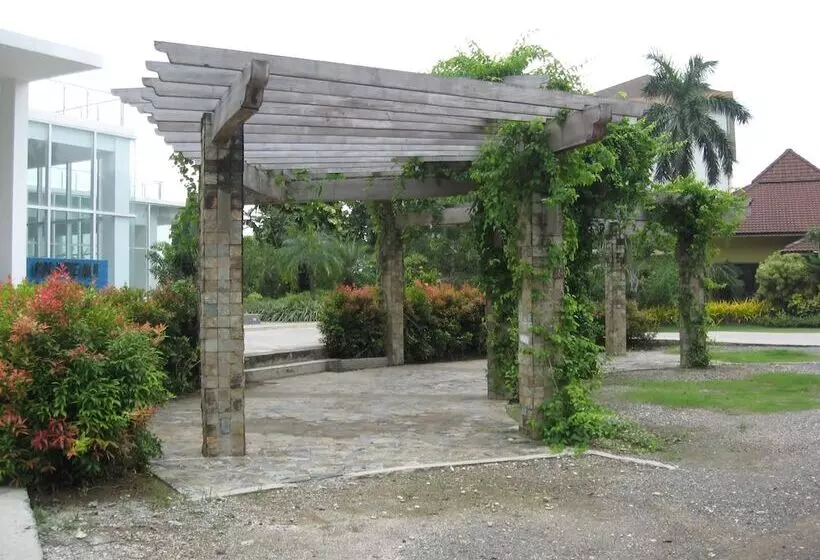 Resort Chateau By The Sea