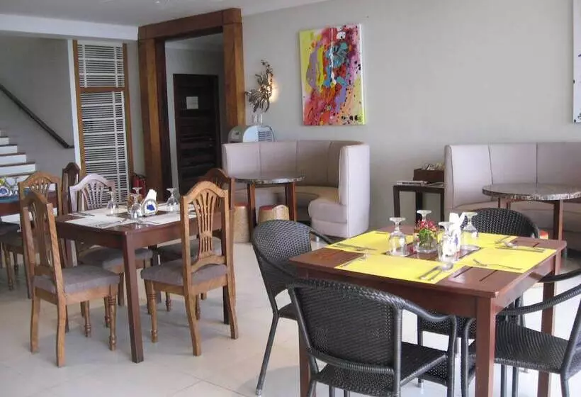 Resort Chateau By The Sea