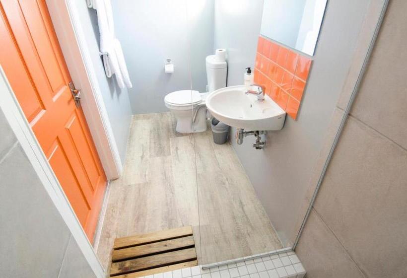 Общежитие Never At Home Green Point