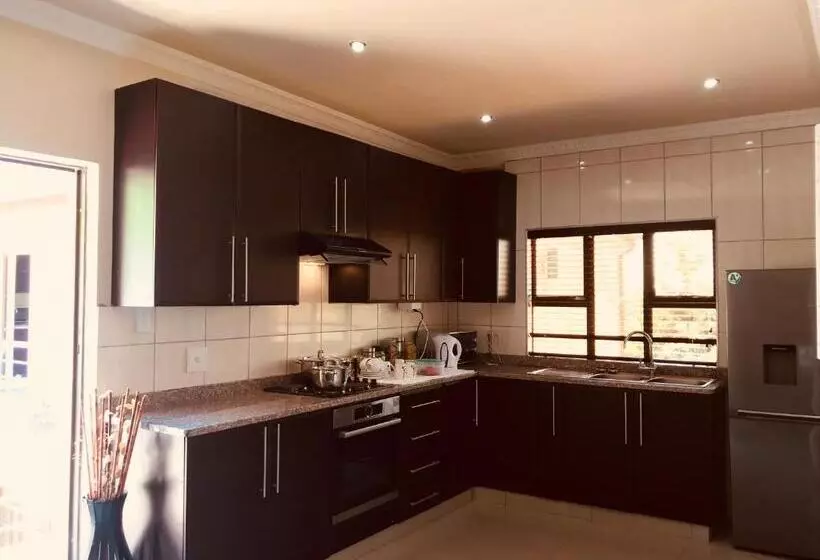 צימר Jay And Bee Guest House