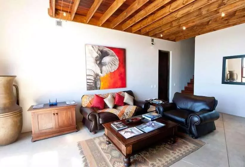 مبيت وإفطار Tamodi Lodge