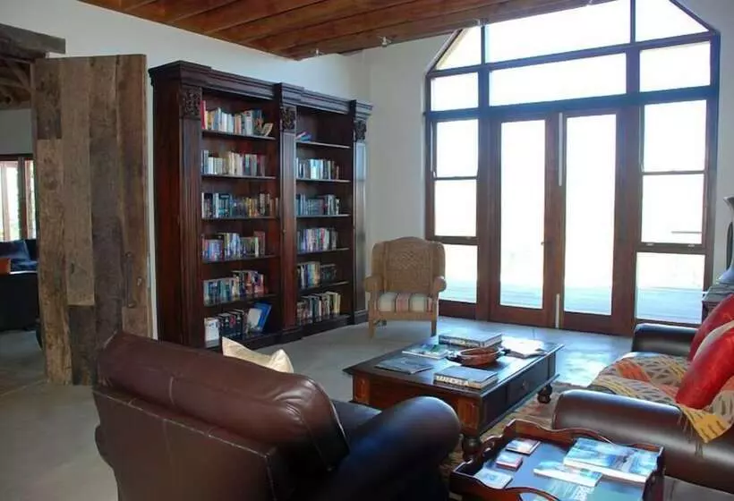 مبيت وإفطار Tamodi Lodge