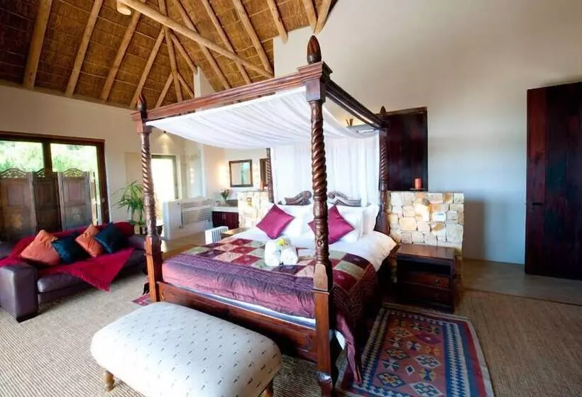 مبيت وإفطار Tamodi Lodge