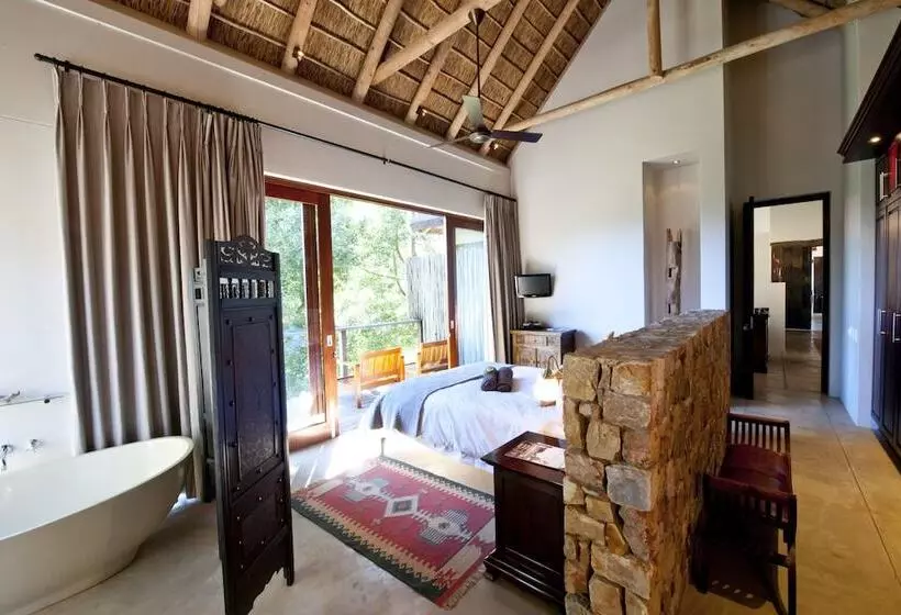 مبيت وإفطار Tamodi Lodge