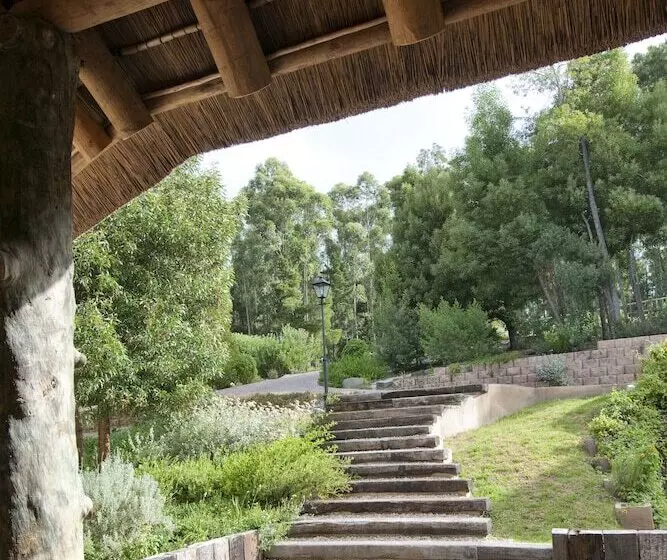 مبيت وإفطار Tamodi Lodge