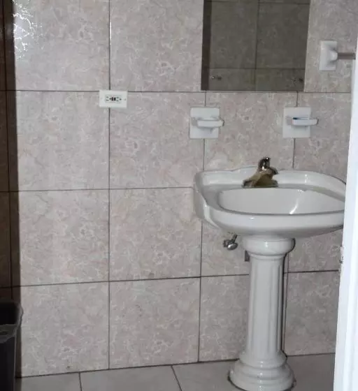 هتل Executive Shaw Park Guest House